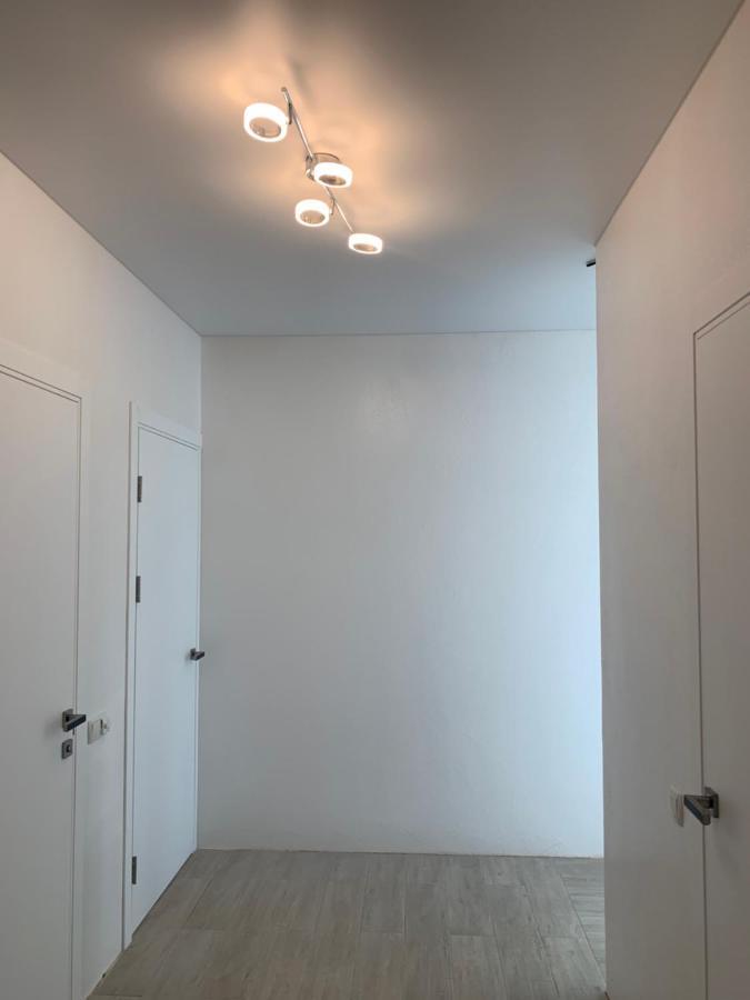 New 3 Rooms Apartment Near The Metro Station Kiev Eksteriør billede