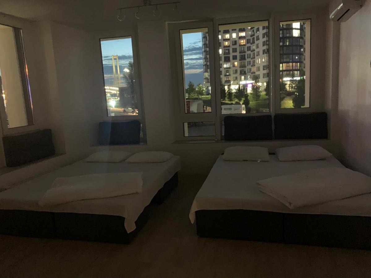 New 3 Rooms Apartment Near The Metro Station Kiev Eksteriør billede