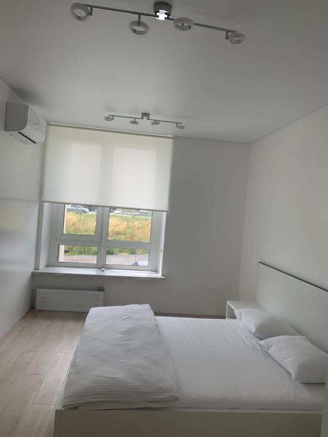 New 3 Rooms Apartment Near The Metro Station Kiev Eksteriør billede