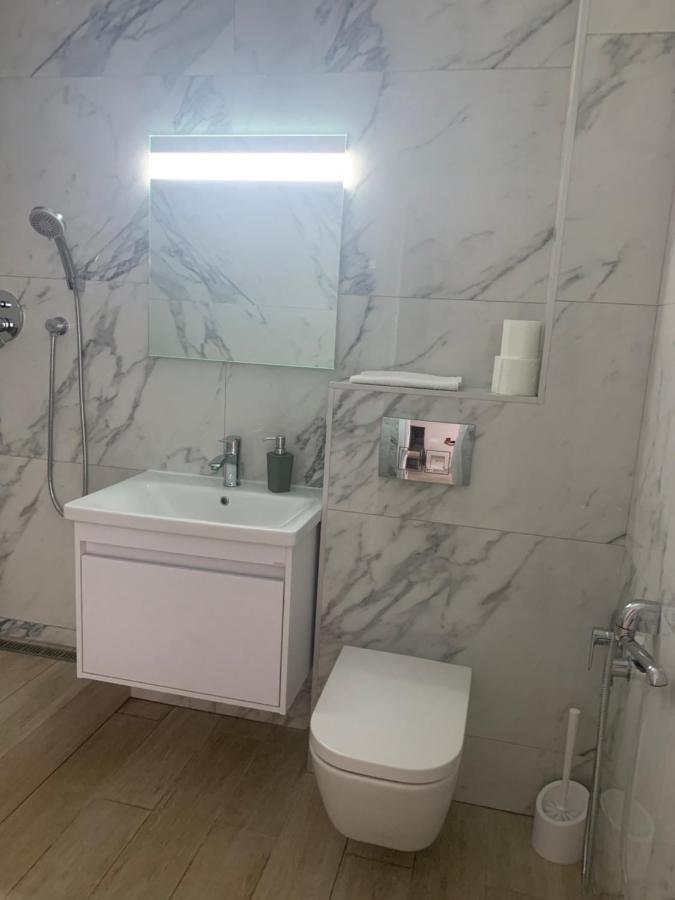 New 3 Rooms Apartment Near The Metro Station Kiev Eksteriør billede